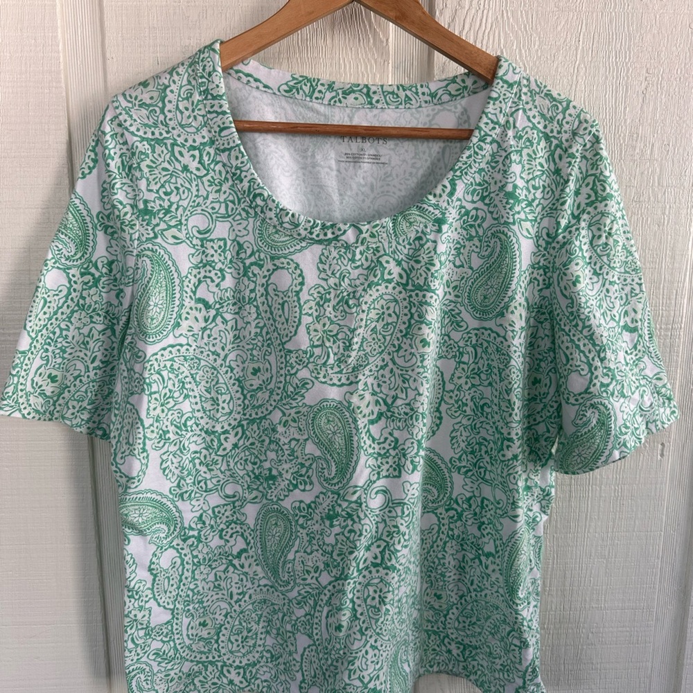 Talbots the Talbots Tee Green & White Paisley Cotton Casual Women's Shirt